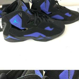 Jordan sneakers size 6 youth size 7.5 women